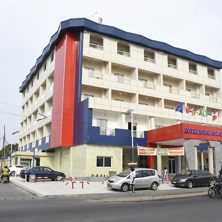 Hotel Royal Palace Douala Esterno foto
