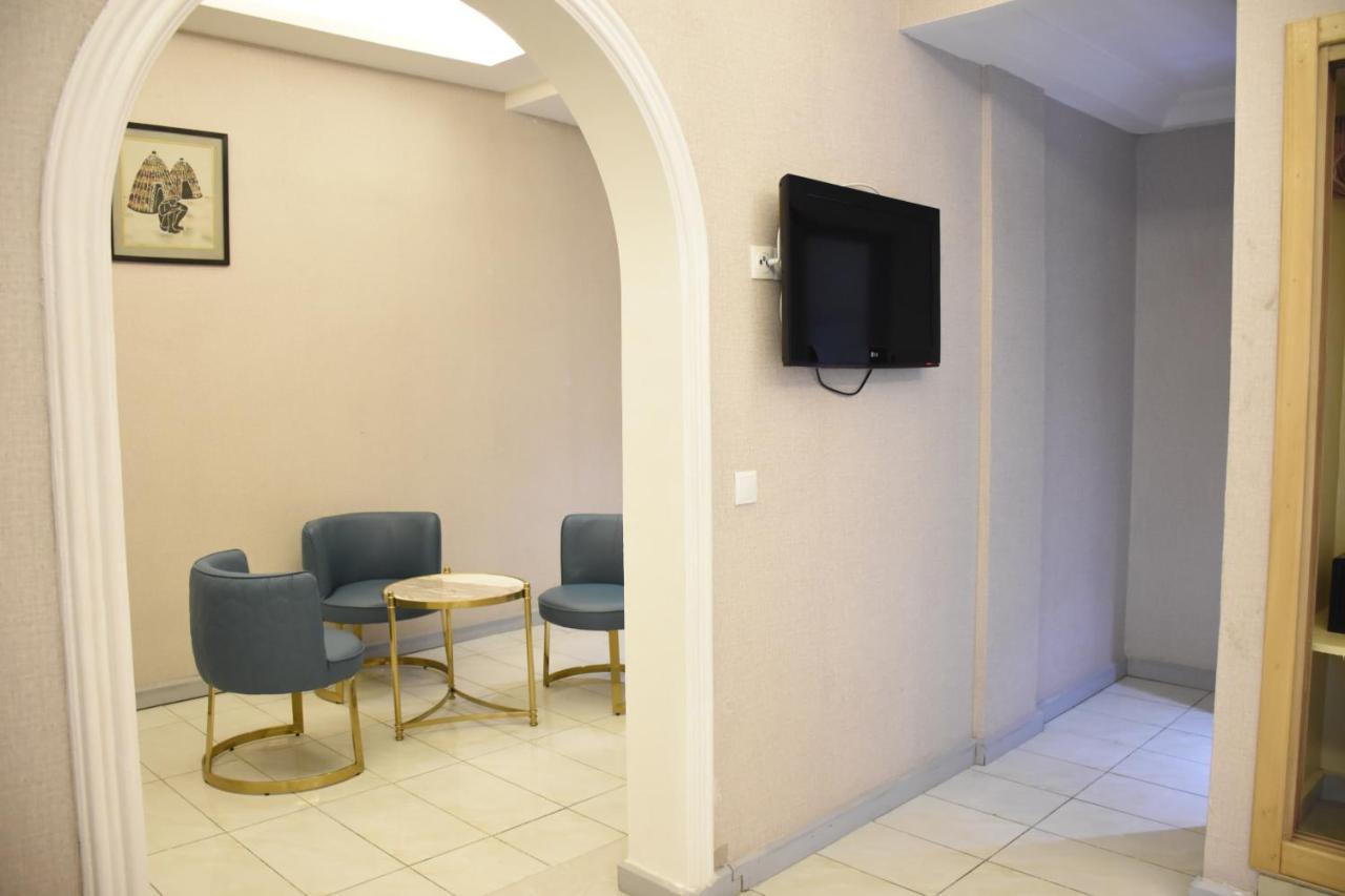 Hotel Royal Palace Douala Esterno foto
