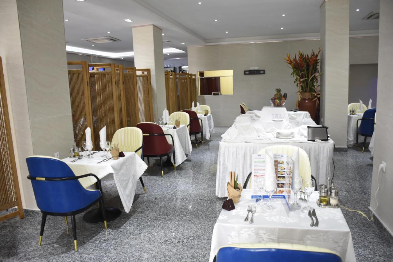 Hotel Royal Palace Douala Esterno foto