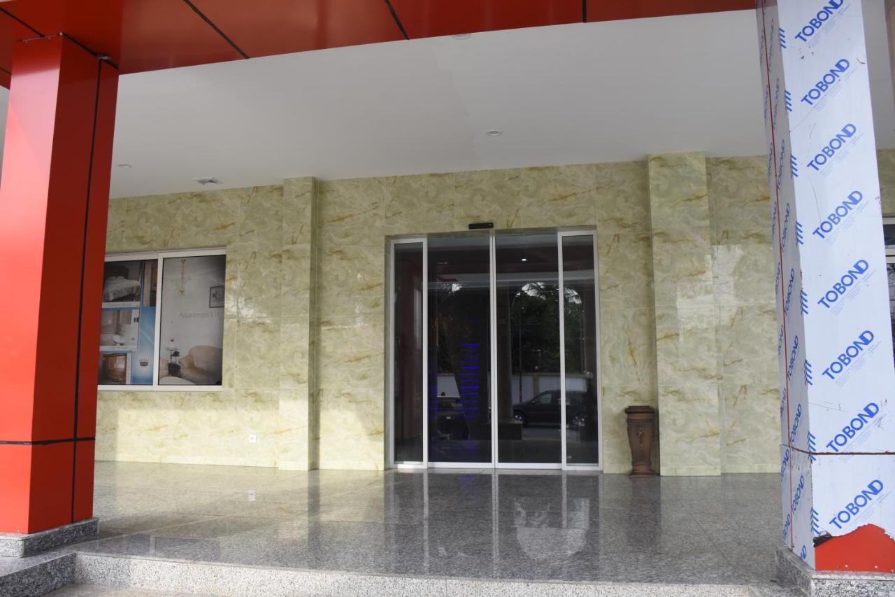 Hotel Royal Palace Douala Esterno foto
